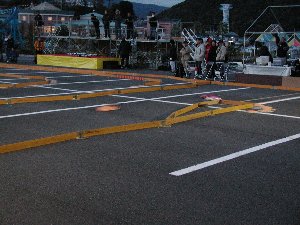 ���[�N�X���f�����s